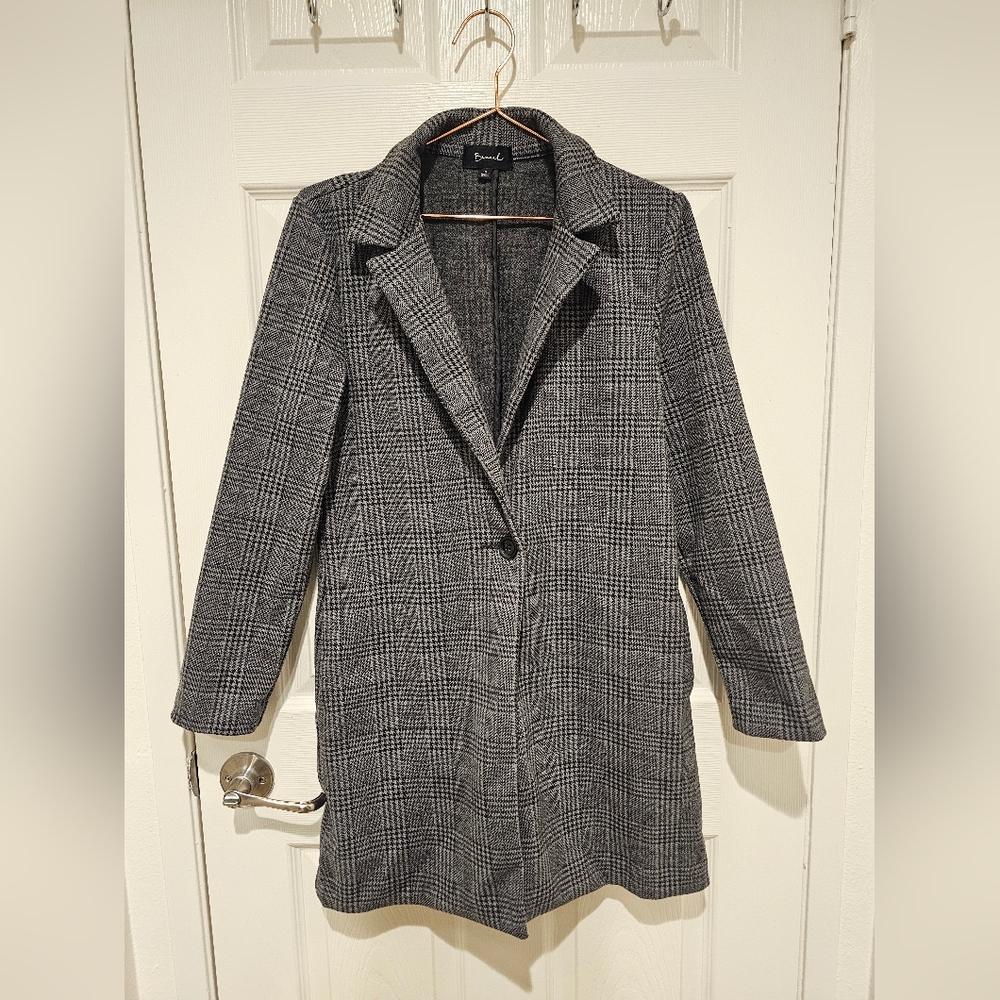 LAST CHANCE! Grey Plaid Pattern Coat Size S